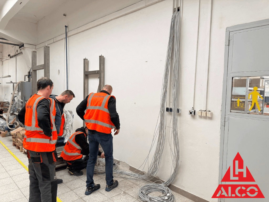 RACK skriňa KELINE vo výrobnej hale SENSUS SLOVAKIA