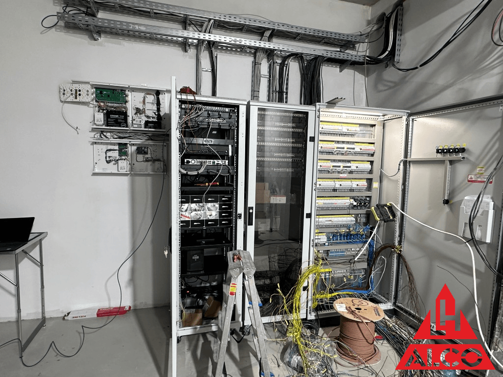 Montáž patch panelov a RACK skrine KELINE – štruktúrovaná kabeláž